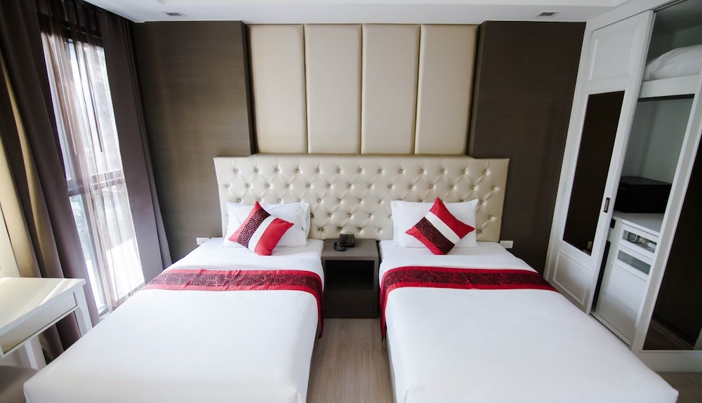 hope land hotel sukhumvit 8
