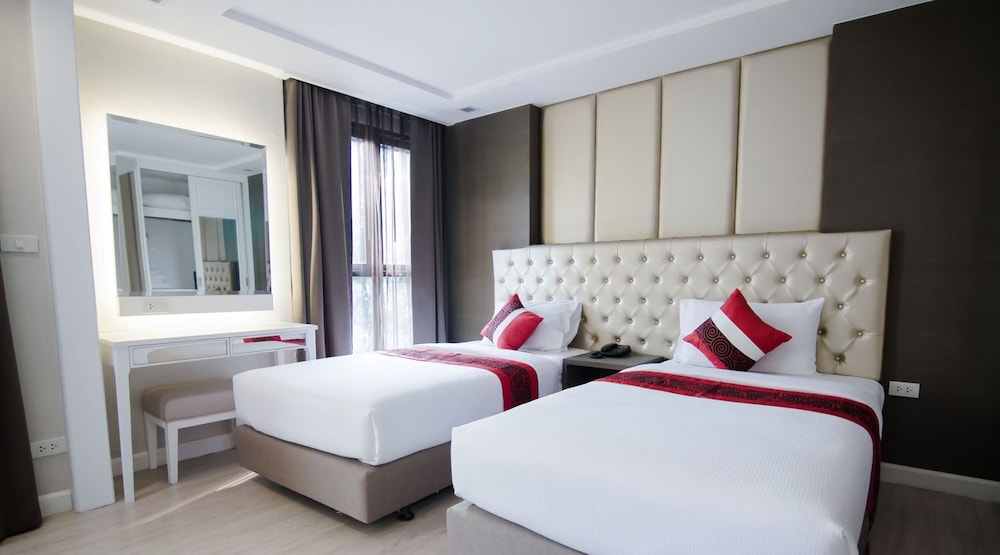 hope land hotel sukhumvit 8