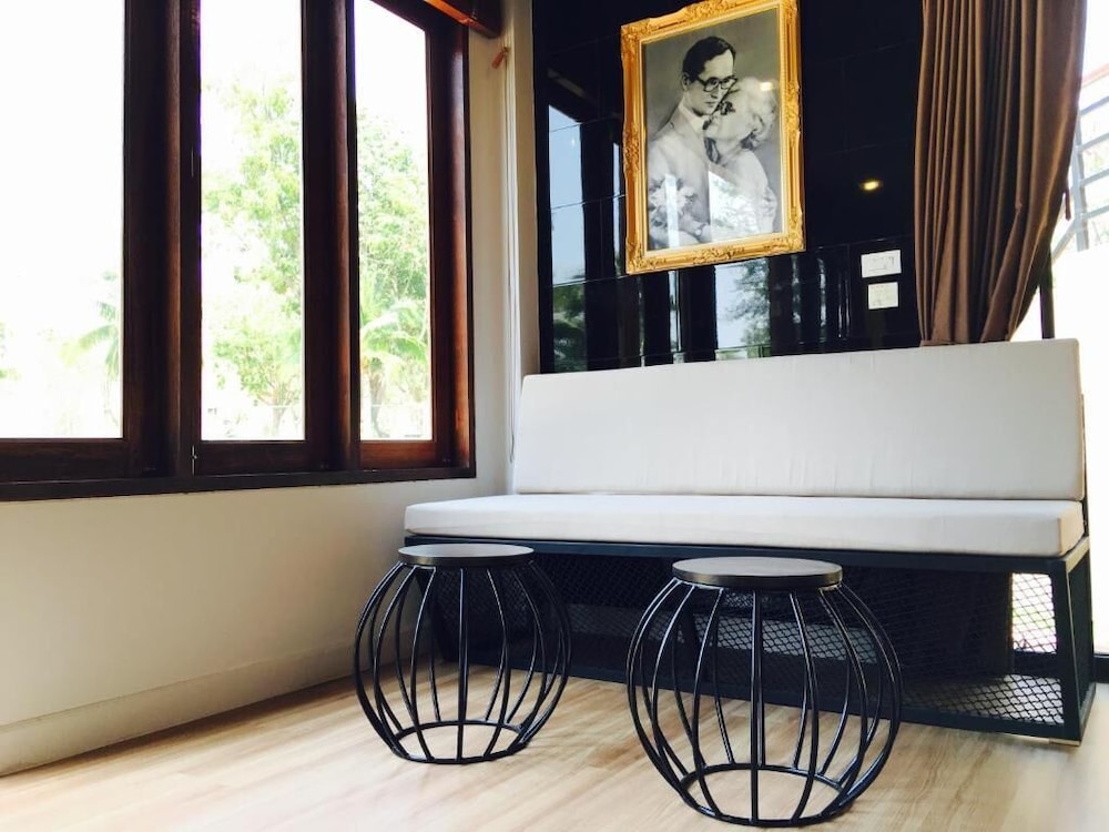 elegancy resort hua hin