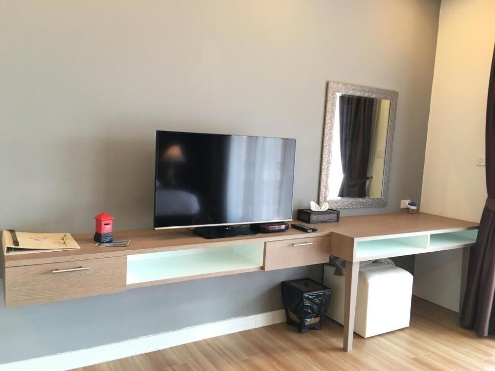 elegancy resort hua hin