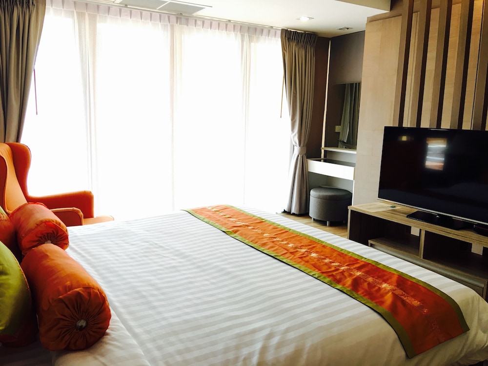 elegancy resort hua hin