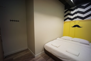 brb hostel bangkok silom