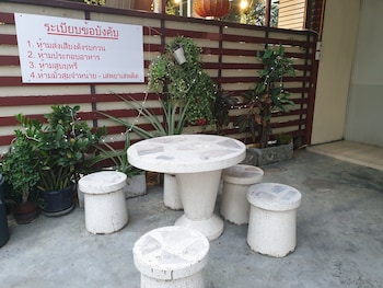 friends house resort