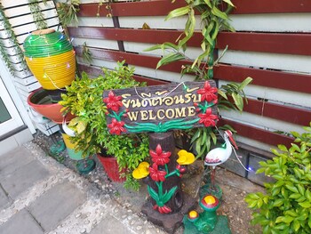 friends house resort