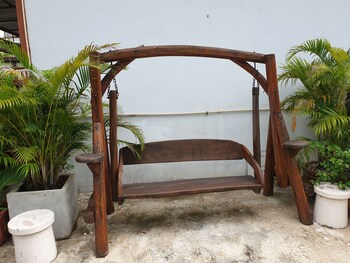 friends house resort