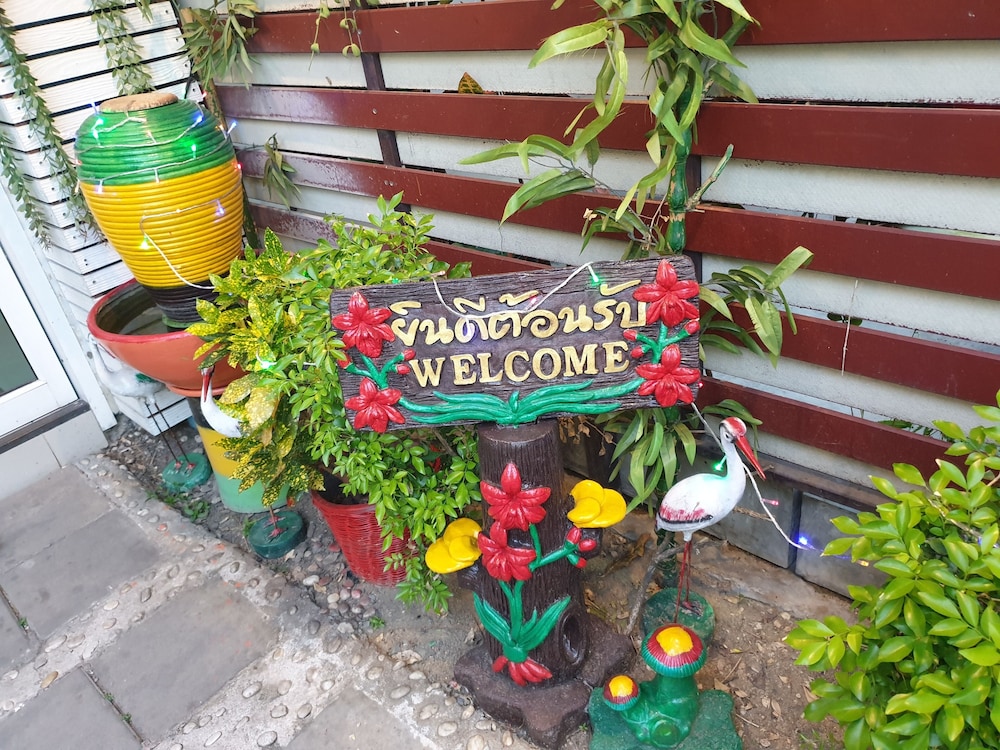 friends house resort