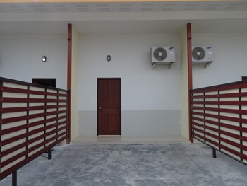 friends house resort