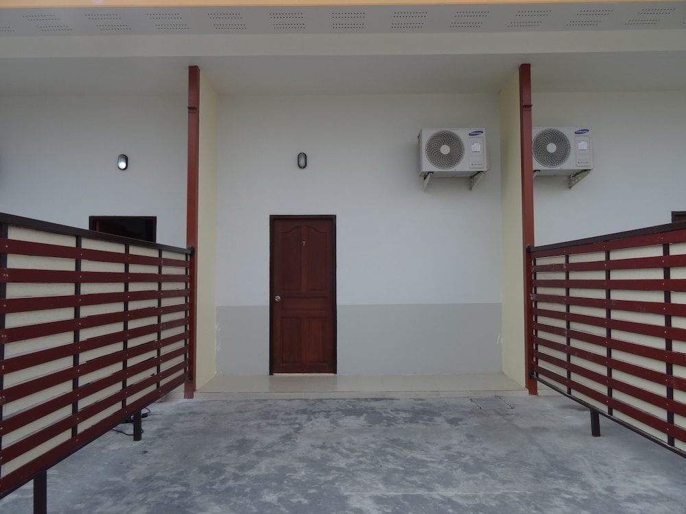 friends house resort