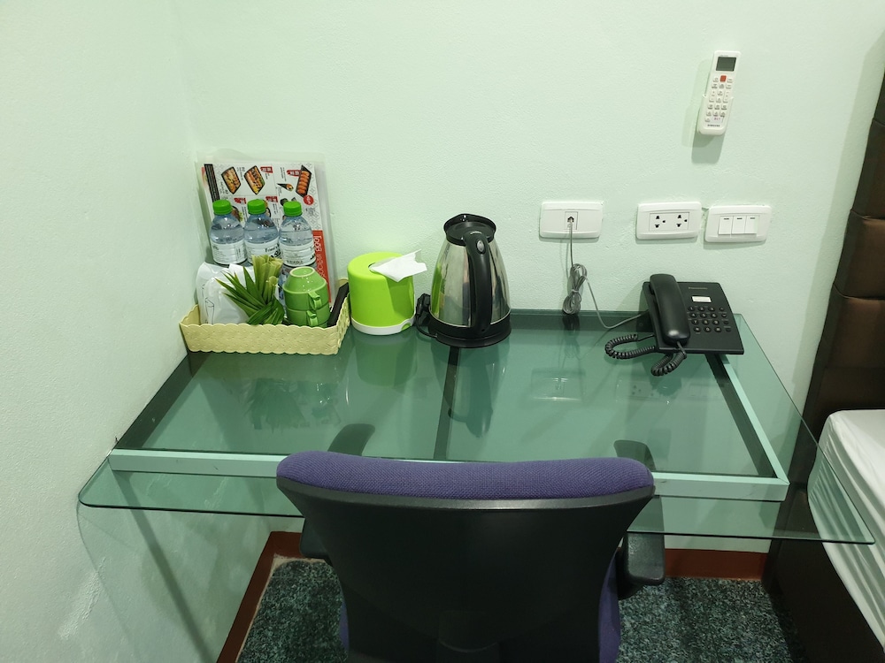 friends house resort