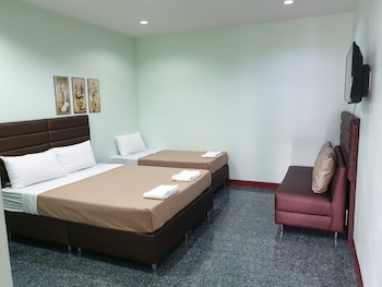 friends house resort