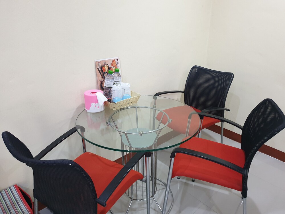 friends house resort