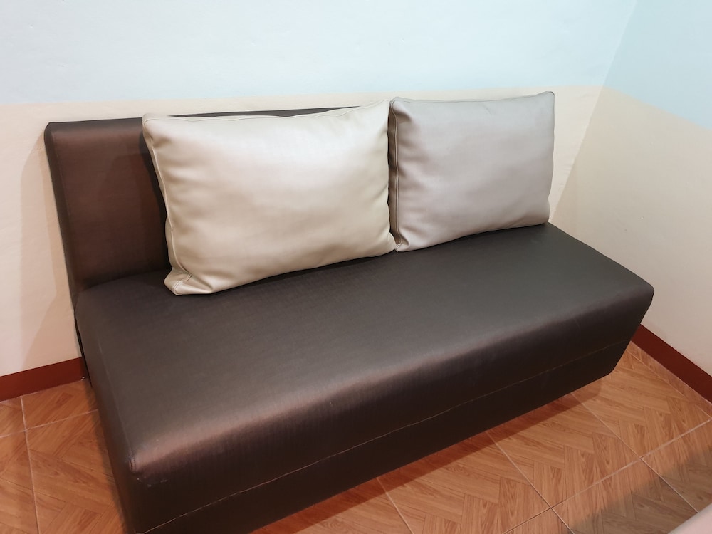 friends house resort