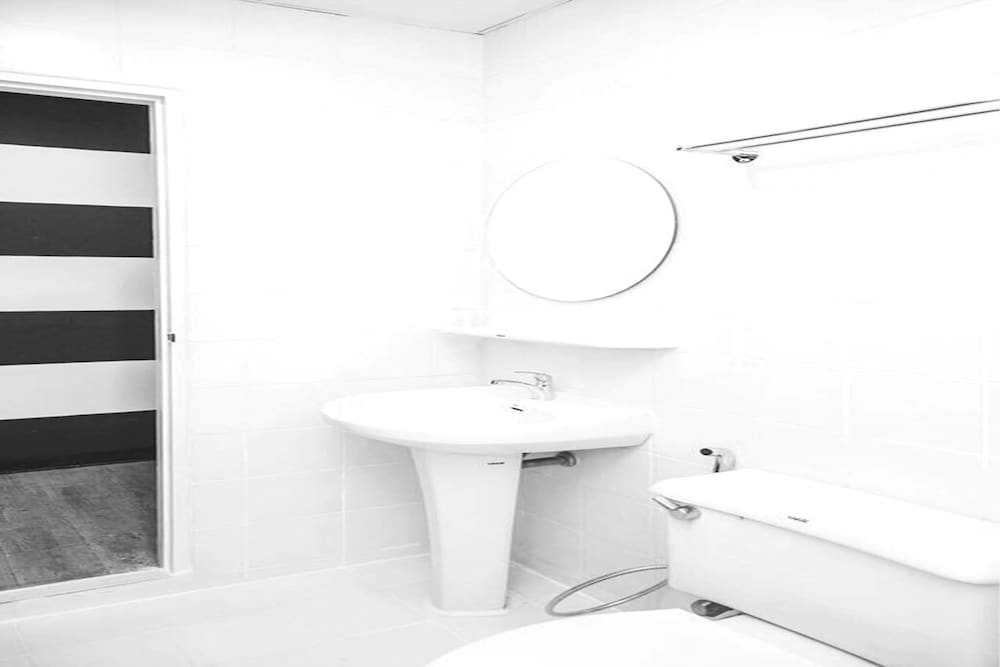 crystal hotel huahin