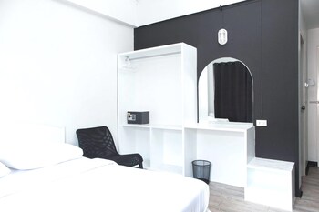 crystal hotel huahin