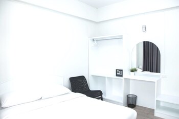 crystal hotel huahin