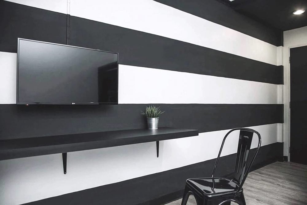 crystal hotel huahin