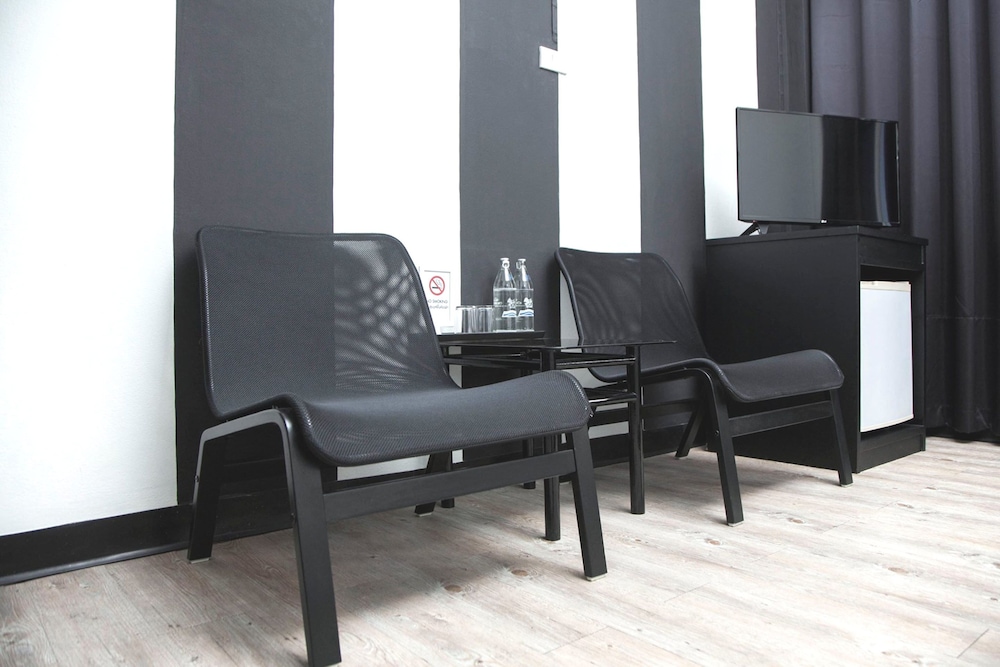 crystal hotel huahin