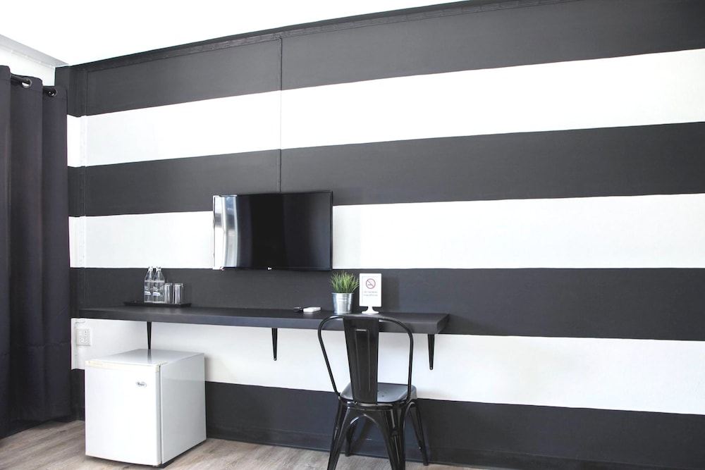 crystal hotel huahin