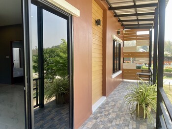 maerim villa and pool