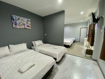 maerim villa and pool