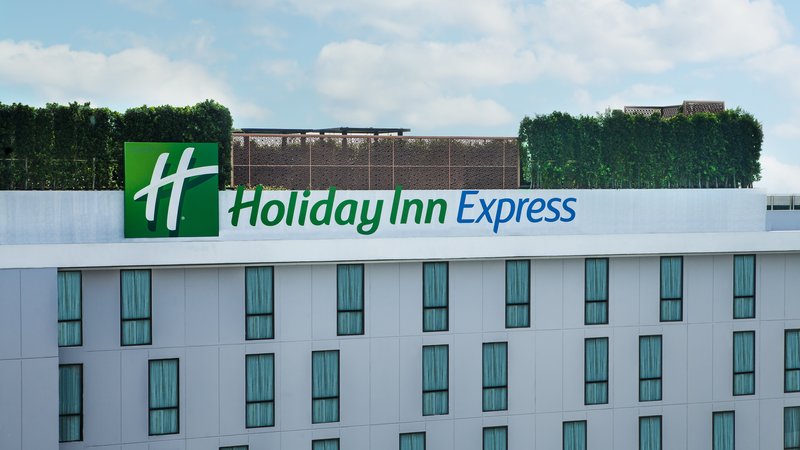 holiday inn express bangkok soi soonvijai by ihg