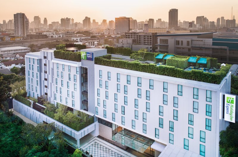 holiday inn express bangkok soi soonvijai by ihg