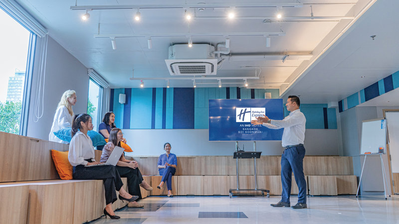 holiday inn express bangkok soi soonvijai by ihg