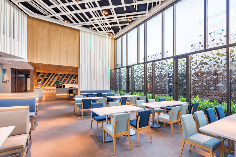 holiday inn express bangkok soi soonvijai by ihg