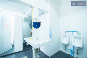 zee thai hostel