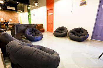 zee thai hostel