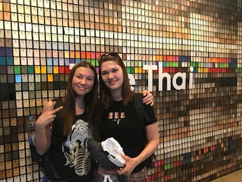 zee thai hostel