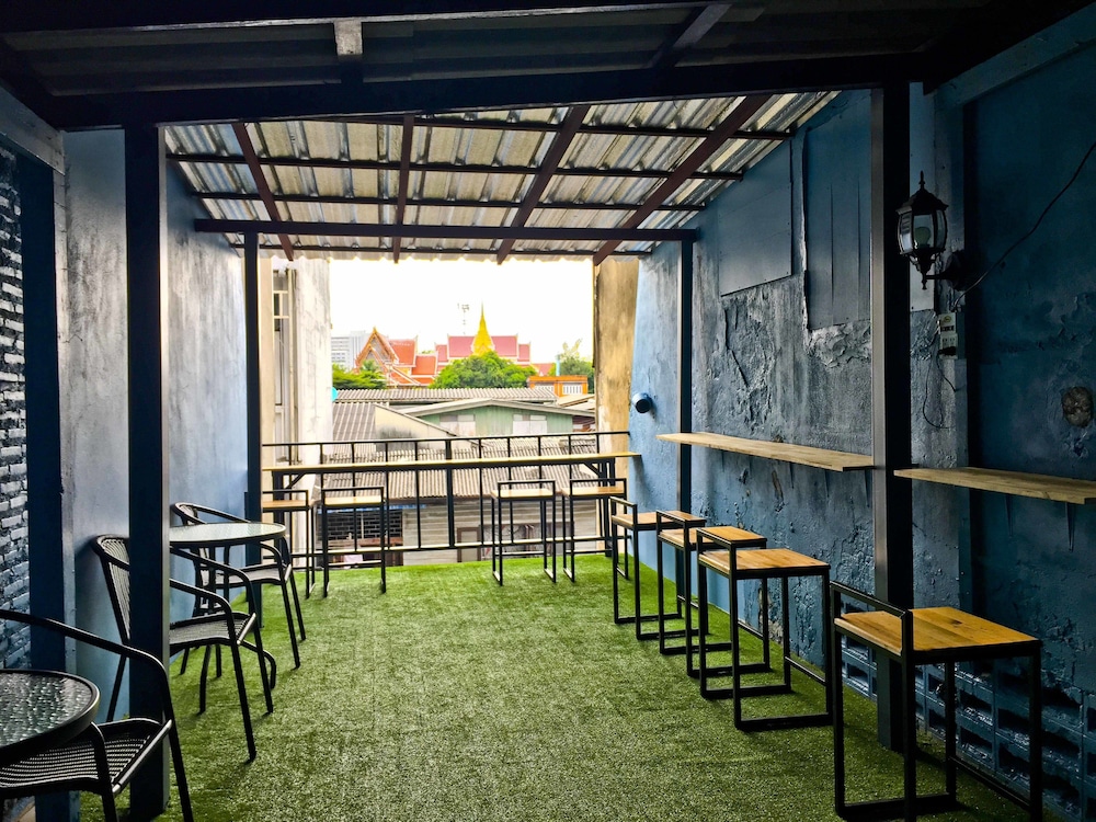 zee thai hostel