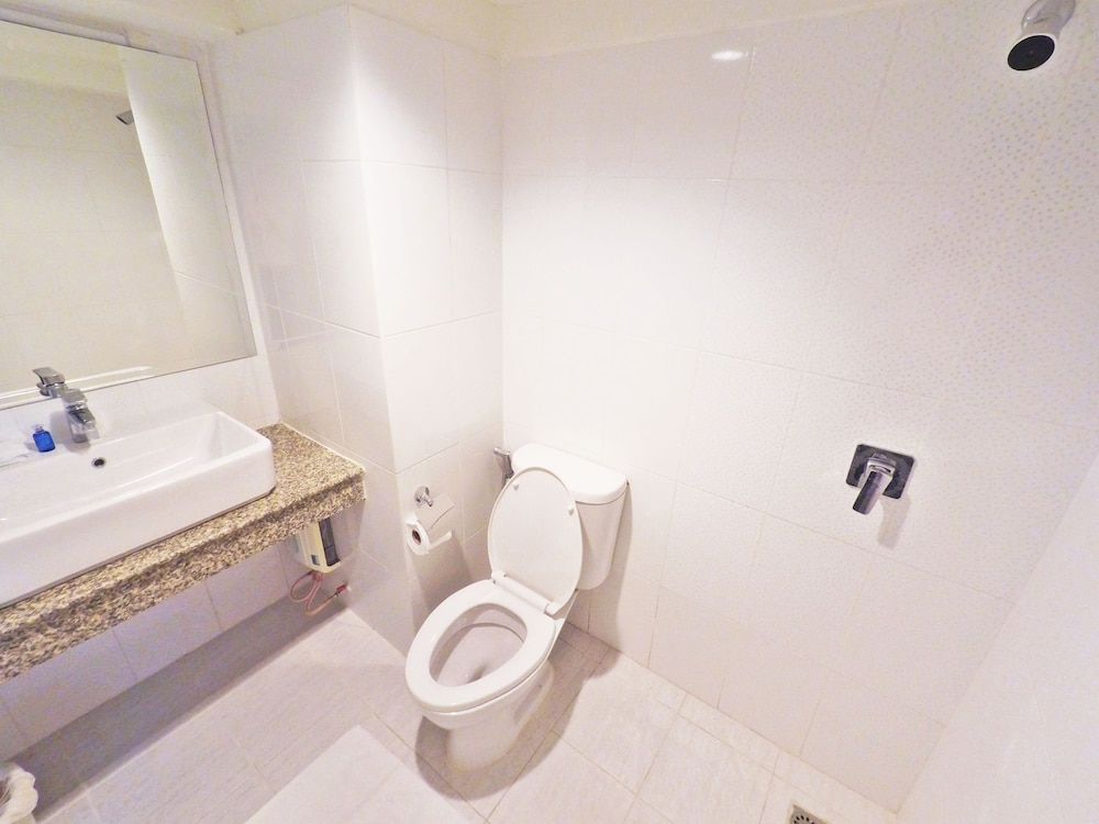 romance hotel sukhumvit 97