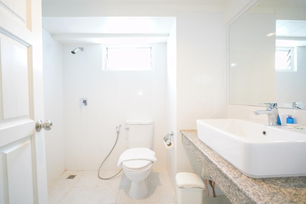 romance hotel sukhumvit 97