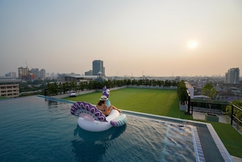 romance hotel sukhumvit 97
