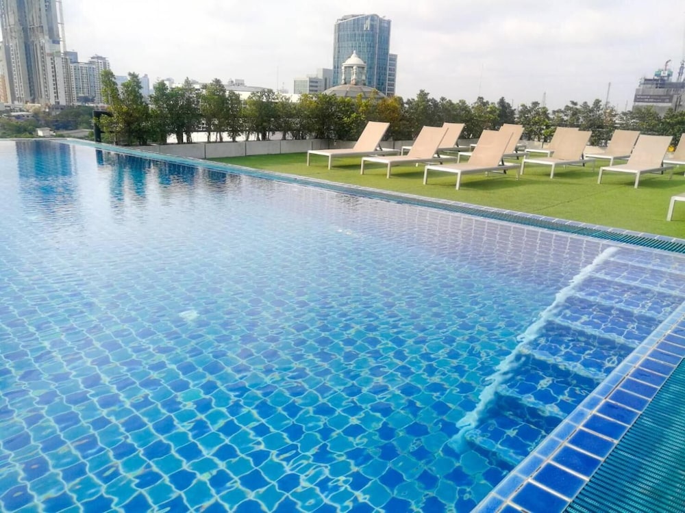 romance hotel sukhumvit 97