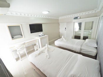 romance hotel sukhumvit 97