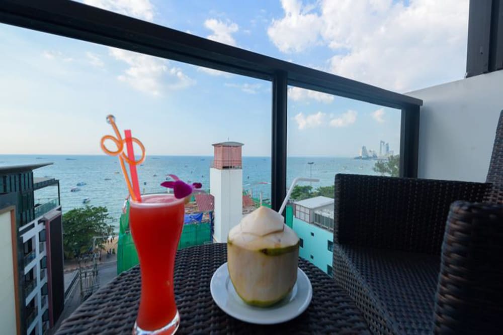 deep blue z10 pattaya