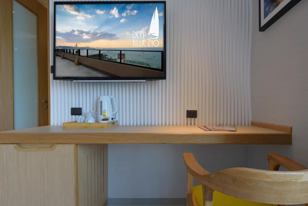 deep blue z10 pattaya