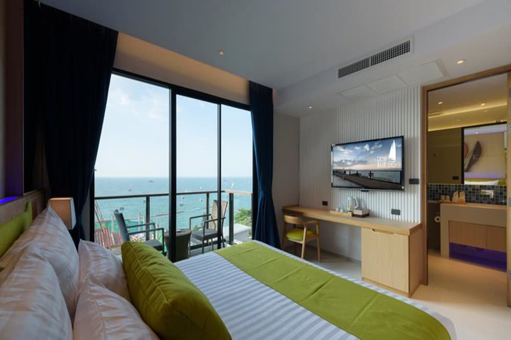 deep blue z10 pattaya