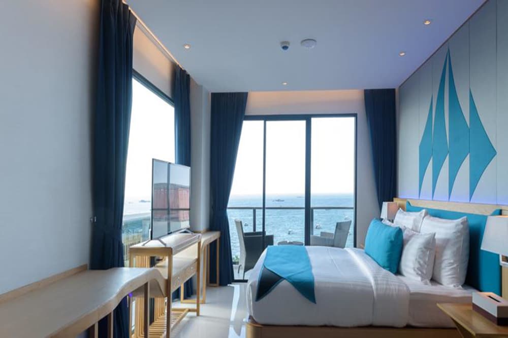 deep blue z10 pattaya