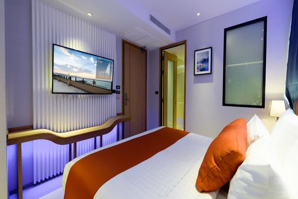 deep blue z10 pattaya