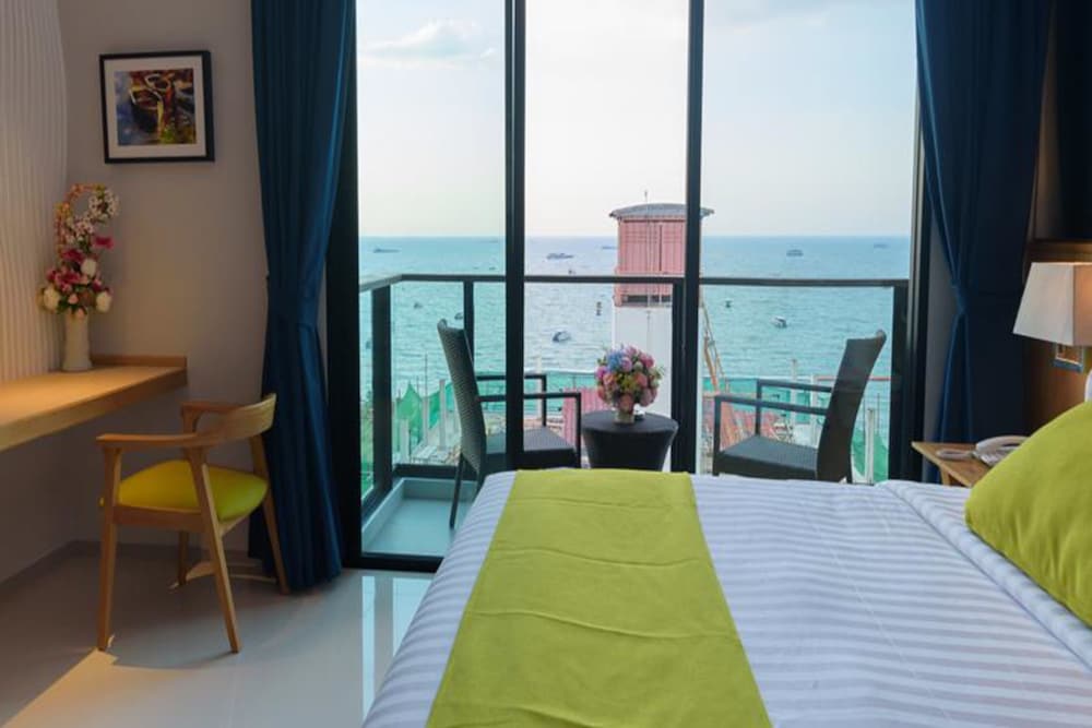 deep blue z10 pattaya