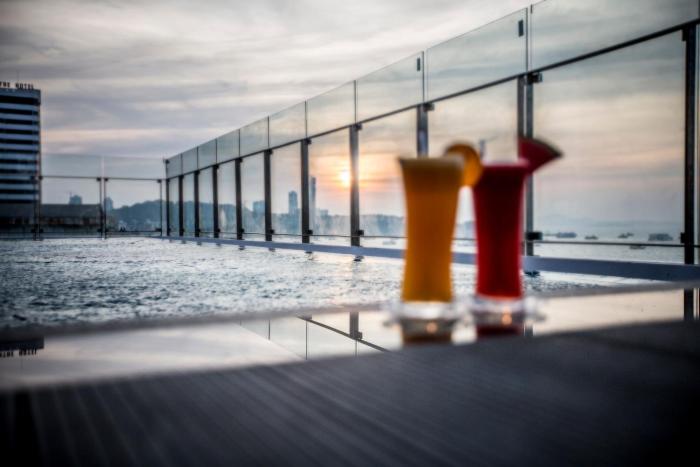 deep blue z10 pattaya