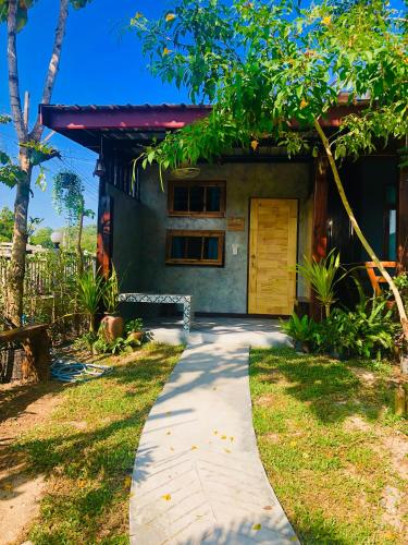 Jj @ Chiangkhan,Near Wat Mahathat Chiang Khan Square,2 star