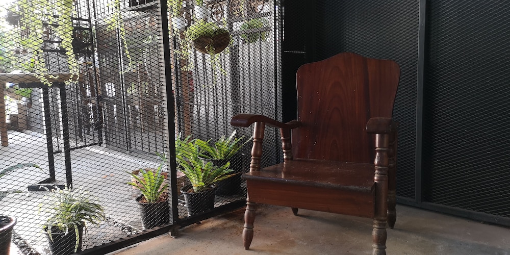 siri guesthouse at suratthani