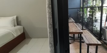 siri guesthouse at suratthani