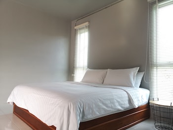 siri guesthouse at suratthani