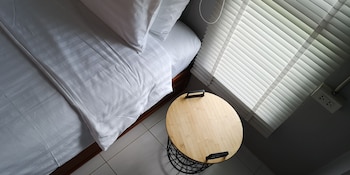 siri guesthouse at suratthani