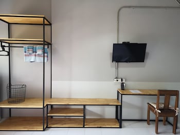 siri guesthouse at suratthani